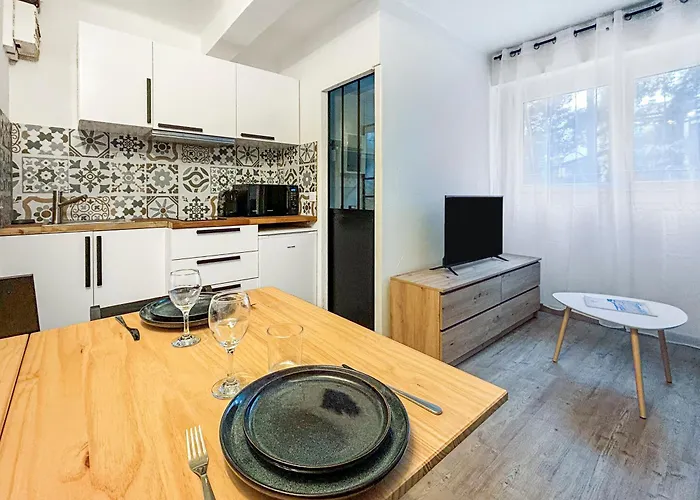 Parking Prive Proche Plages Et Commerces Apartment Bandol